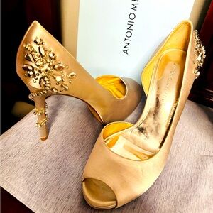 NEW ANTONIO MELANI CAREAN SATIN RHINESTONE JEWEL DETAIL PEEP-TOE Heels size 10M